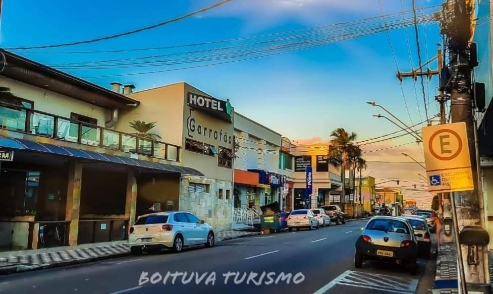 Hotel Garrafao - Localizado No Centro Comercial De Boituva - Sp Luaran gambar